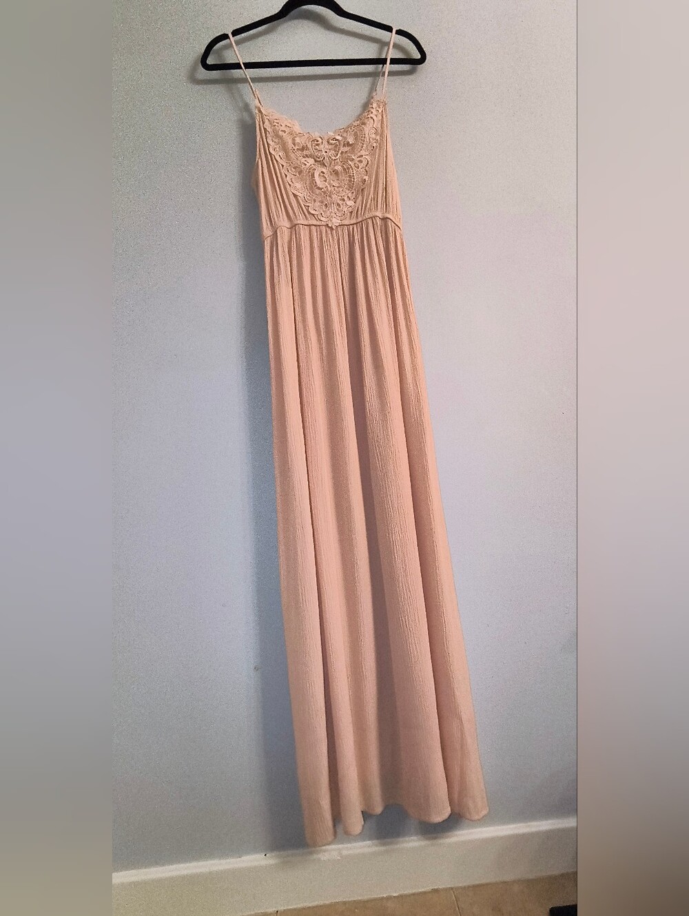 Forever 21 Light Peach/Pink Lace-Trim Maxi Chemise - Picture 2 of 7